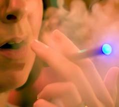 koureni-elektronickych-cigaret-na-verejnosti-chce-zakazat-mz-cr